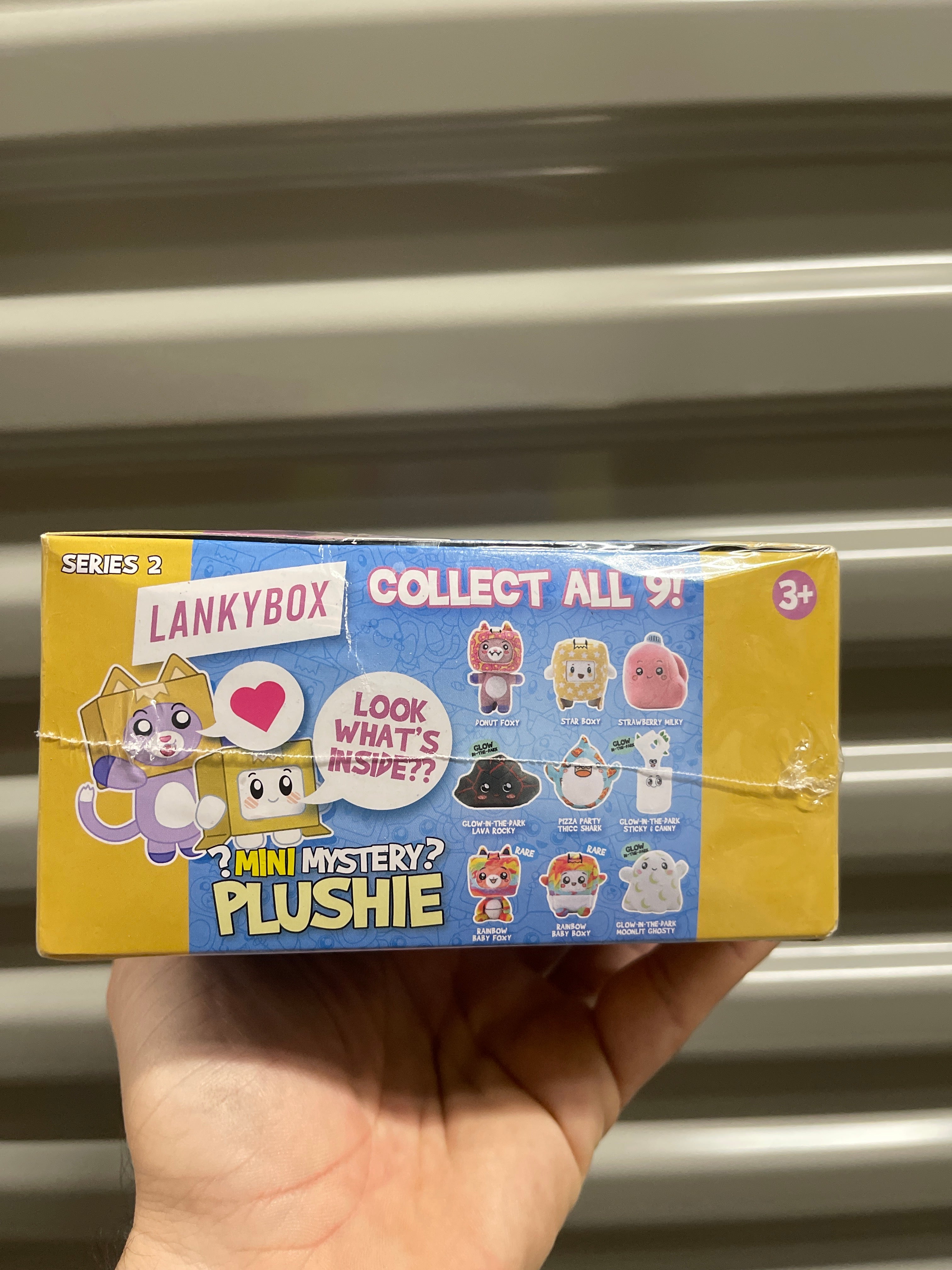 Lanky Box Peluche Sorpresa