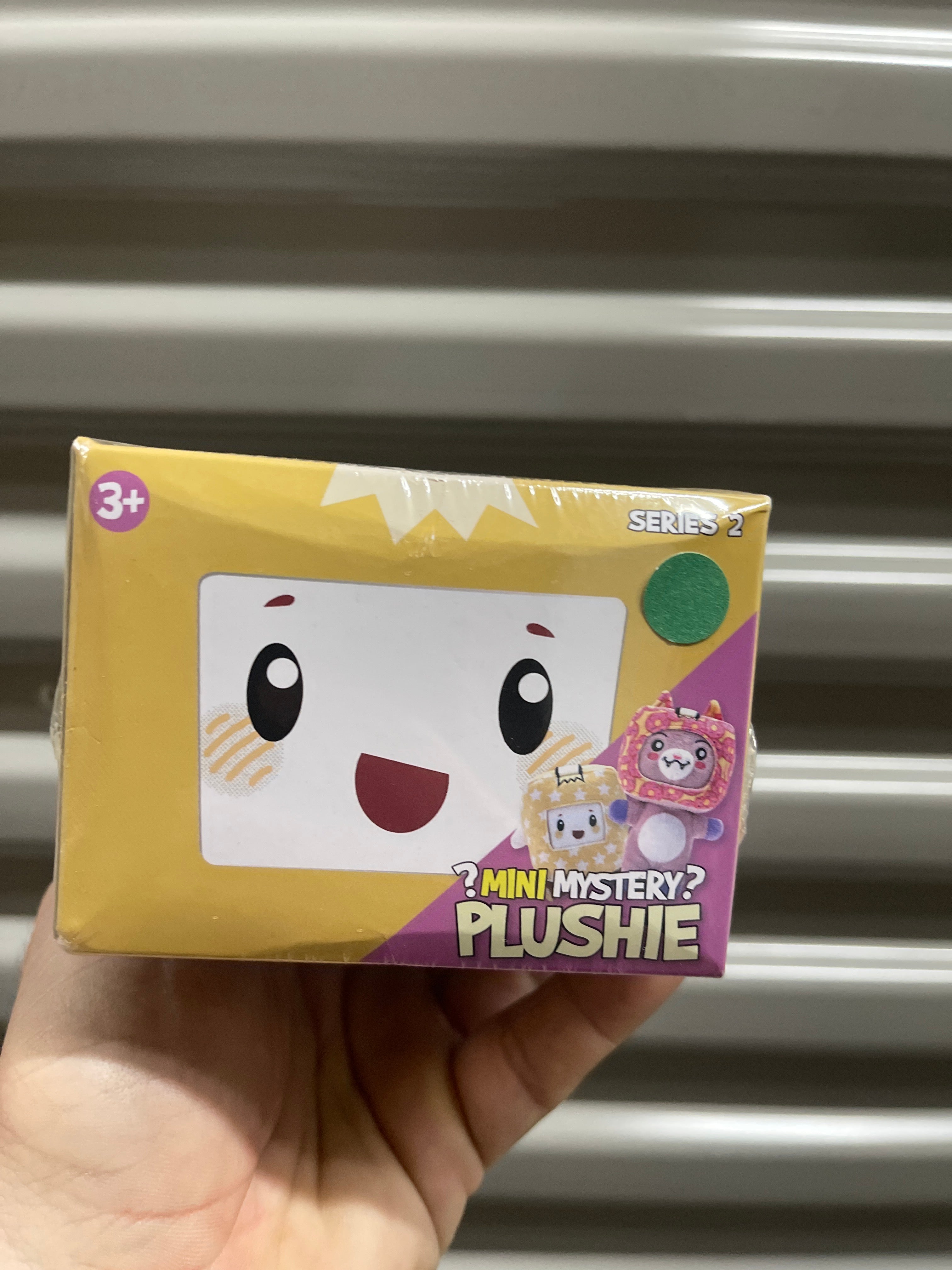 Lanky Box Peluche Sorpresa